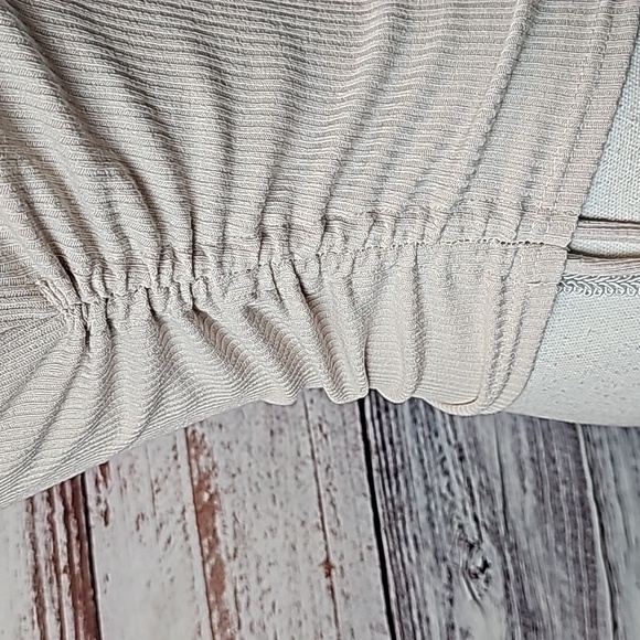 BETTER BE TAN SHORT SLEEVE RIBBED CINCHED CROP TOP - Picture 7 of 10